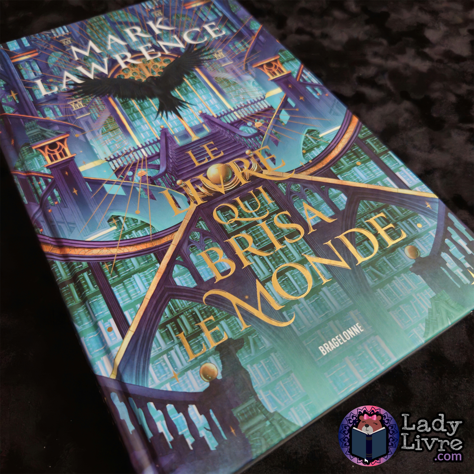 Le Livre qui brisa le monde - Mark Lawrence (détail couverture)